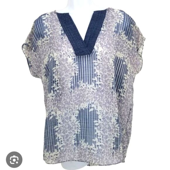 CAbi Style #278 Printed Stitch Placket Floral V-neck Blouse Top, M - Picture 3 of 8